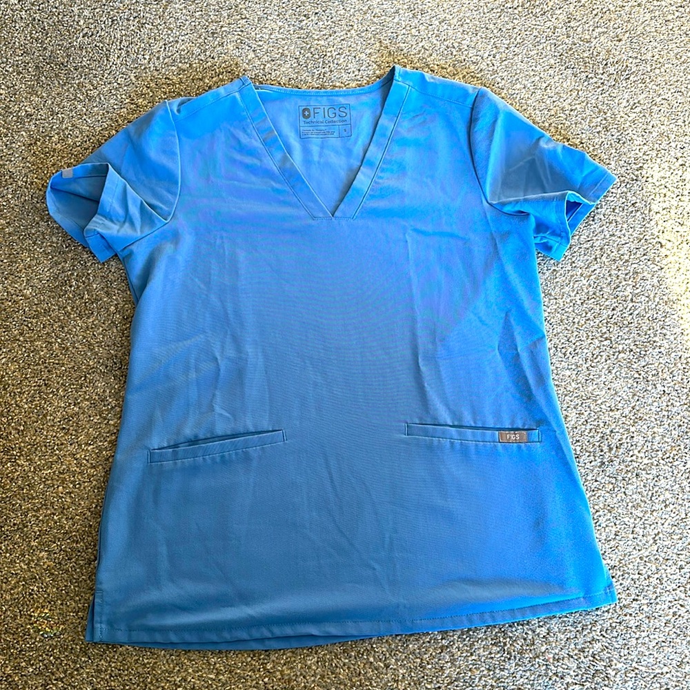 FIGS scrub top